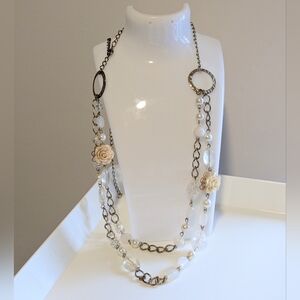 Cream and Goldtone Floral Necklace